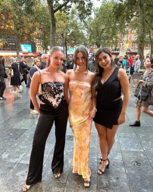 Joelle Farrow Instagram - In my head, I was playing this moment really cool. But 14 year old me was screaming inside 🥹 Swipe to the end to see me at peak “pinch me” moment. 

Here For Blood is back in the UK for round 2! Thank you @frightfestuk for having us again for our London premiere 🇬🇧