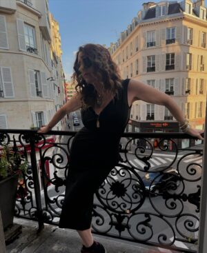 Joely Fisher Instagram - NO FILTER IN FRANCE!!! For the first time in 28 years I woke up with no children under my roof. All 5 are surthiving and finding their way in the world. So there was I…both melancholy and liberated. Selfless and selfish and spontaneously, I accepted an invitation to stay with a friend in one of my favorite cities in the world. I attended La Sorbonne many years ago(very many) so my French was rusty when I landed. Yesterday my Uber driver mistook me for a local and wanted to take me dancing. Led 2 late night union meetings and got to show True a bit of Paris. Now all parts of my heart are walking outside my body in all corners on the world. This week I will relish the light how it changes, the fragrance of Paris, walking on bridges and losing myself down tiny quaint alleys.i will of course report back with words and images…so it’s almost as if you’re here with me🫦. #paris #joelyinparis #france #parisienne #jetset #localsonly #parisisalwaysagoodidea #cityoflights #flyingsolo #tresjolie #tresjoliecoco #photography #photoshoot #maman #explore #adventure #ouioui