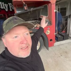 Joey Kelly Instagram - Breaking News: Wir haben mit der Restaurierung des zweiten Kelly Family-Doppeldeckerbusses begonnen. Gemeinsam mit meinem Partner IRS Holding GmbH sind wir dabei, den Bus wieder fit zu machen.
Seid gespannt, wir halten euch auf dem Laufenden!
#joeykelly #thekellyfamily #kellyfamily #irsholdinggmbh @irs__group