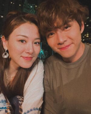 Joey Law Instagram - 這個星期將會是六年後的我們
要跟青春說再見
有點不捨
#婚後事
