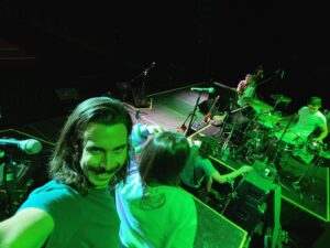 Joey Richter Instagram - 📸 Picture 1️⃣: @darrencriss reminding me that in one week from today, we’ll be in Australia and prepping for the first Adelaide show 🎤🇦🇺 and I’m like WAIT REALLY?!😳

📸Picture 2️⃣: My POV of all the beautiful folks down under coming to see these shows 😍🤩😍🤩 (but actually this is the Mexico City Crowd 💓🇲🇽)

📸Picture 3️⃣:
My unfathomable jet lag sneaking up to fuck my shit up after time traveling into the future during the LAX✈️SYD flight 🫠

Seriously tho, I’m 🌘OVER THE MOON🌒 to be heading to Australia for the first time with this lovely crew 🍻 If you’re an Aussie Starkid & have wanted to see us perform there for years, the time is NOW! Check out the link🔗in my📲bio for tickets!🎟️
.
.
.
#concert #downunder #darrencriss #tour #wheremybackgroundsingers #starkid #jetlag #jetsetter #jetson