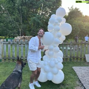 Joey Scarpellino Instagram - A magical (& quite silly) birthday weekend. Thank you 🤍🤍✨✨☀️