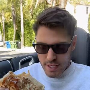 Joey Zauzig Instagram - Taco bell is the cure all 100 percent. And no more letting people that do not deserve our time and attention get us down. Love ya 
-
-
-
-
-
-
#uplifting #inspirational #tacobell #datingadvice