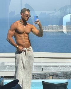 Joey Zauzig Most Liked Photos and Posts
