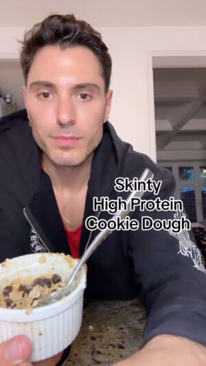 Joey Zauzig Instagram - One of my latest skinty obsessions is this high protein cookie dough it hits everytime 🍪 I forgot to say mix it all together at the end 🍪🍪🍪🍪
-
-
-
-
-
#highprotein #desert #skinty #uplifting