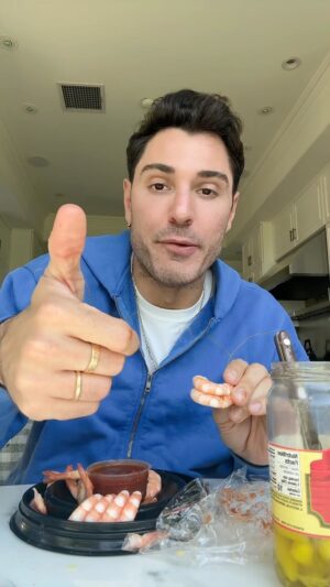 Joey Zauzig Instagram - I don’t know about you but this video is making me very much want a shrimp cocky as soon as possible. And I might need to go get one asap. The message is also very try re the haters 🤣
-
-
-
-
-
#inspiration #uplifting #quotes
