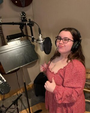 Johanna Colón Instagram - My mom told me my great grandfather wanted to be an opera singer but couldn’t due to the war. This weekend I broke generational curses by recording my first single!  I can’t wait to share more news on it with you all soon! 🫶
