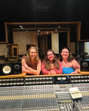 Johanna Colón Instagram - My mom told me my great grandfather wanted to be an opera singer but couldn’t due to the war. This weekend I broke generational curses by recording my first single!  I can’t wait to share more news on it with you all soon! 🫶