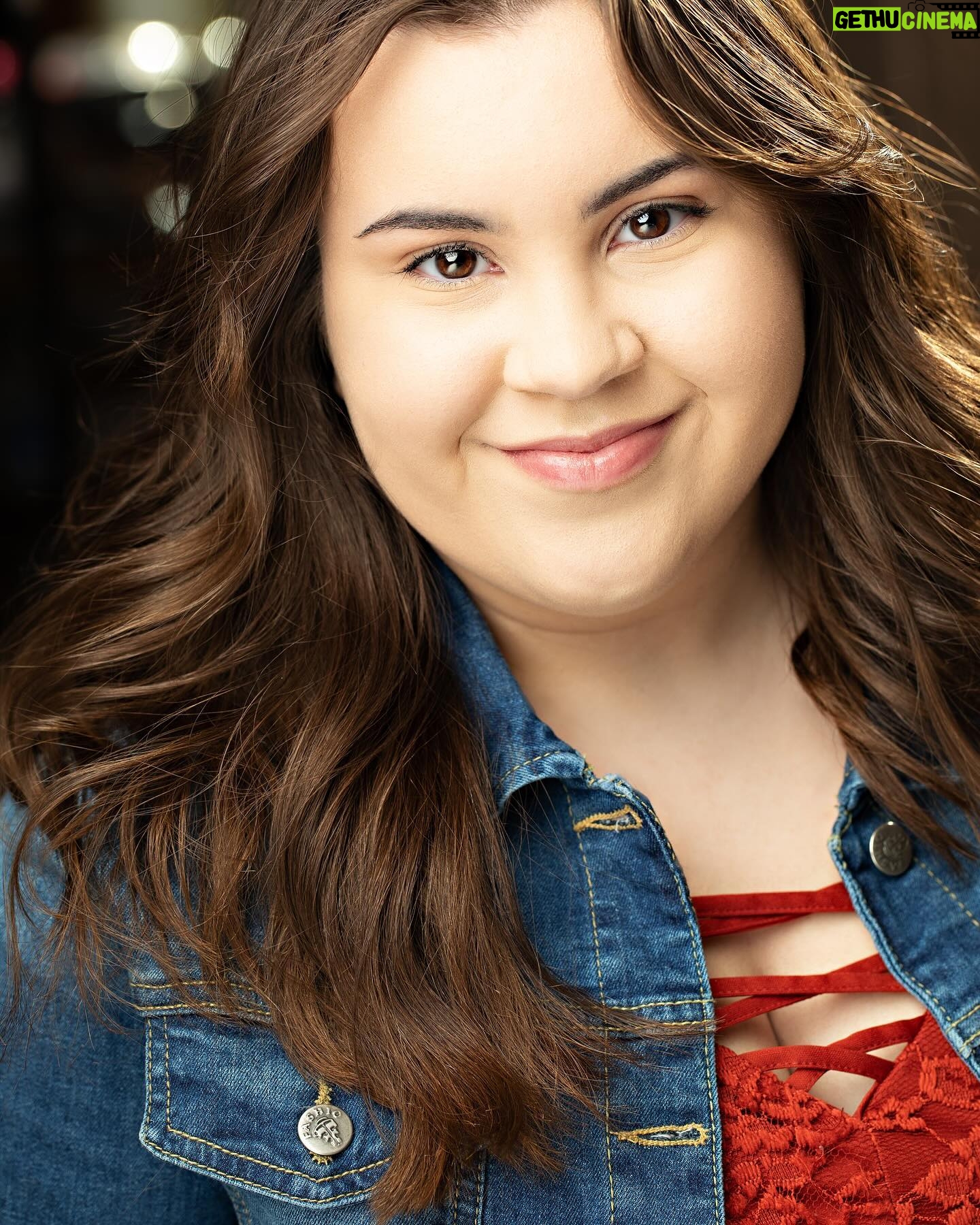 Johanna Colón - 470 Likes - The most amazing headshots done by the one and only @tanyayoungphoto! I always enjoy our little concerts while we’re trying to stay focused 😂😍