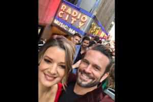 John Brotherton Instagram - @hallmarkchannel you outdid yourself! What an epic event for #countdowntochristmas Much love and appreciation to #Hallmark and all you incredible FANS!!! 🎄❤️🤙
#lightscamerachristmas