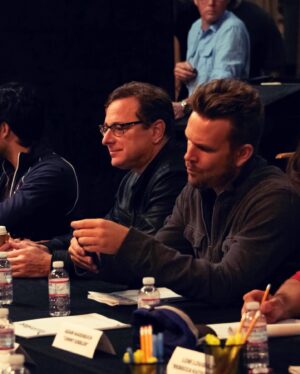 John Brotherton Instagram - ❤️ #HugLikeBob ❤️
.
.
huglikebob.com
&
represent.com/srf
.
💯%$ to srfcure.org
.
.
.
I love these people 
We love you Bob 
🙏❤️👆
