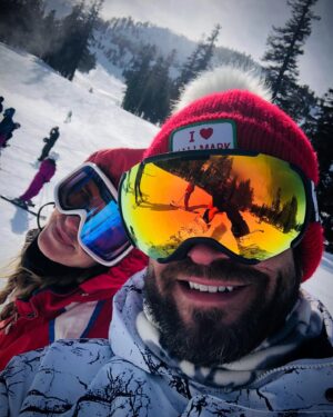 John Brotherton Instagram - Happy new year from us to you ❤️🤙 Wishing you and yours a blizzard of blessings! ⛷❄️🏂