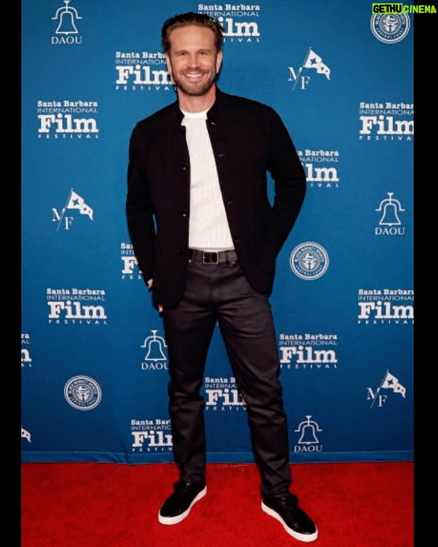 John Brotherton - 1.9K Likes - What a night! Thank you @imheathergraham for everything. You rock. It was an honor 🙏❤️ And thank you @officialsbiff for having us. #ChosenFamily
.
.
.
.
Styled by
@ragandbone
#ragandbone
😎👌
#knitprospectcardigan
#fit2aerostretch
#harveycrew
#ruggedbelt
#perrylaceup