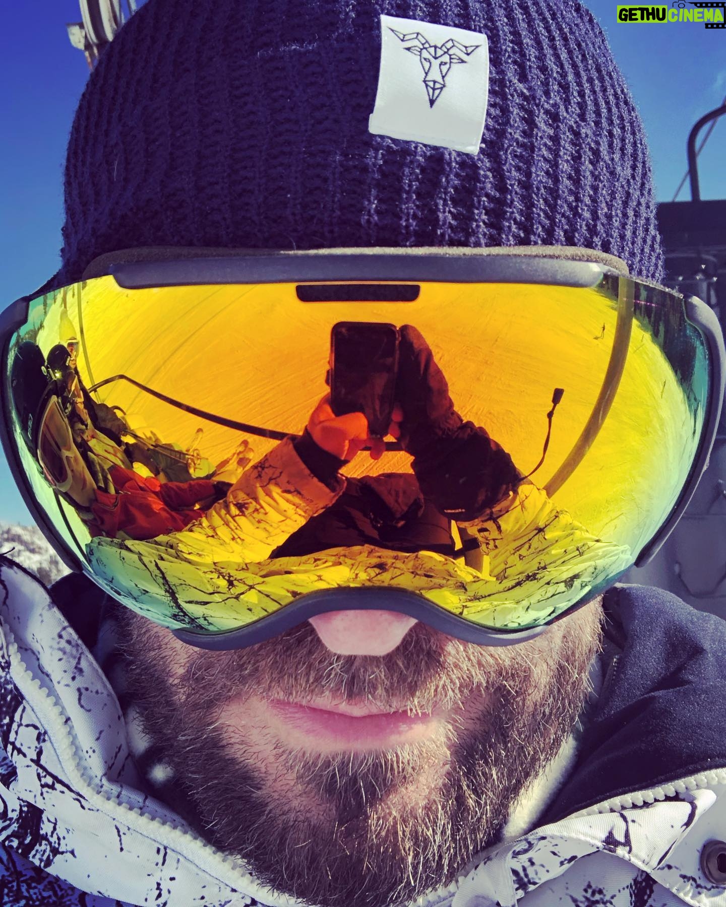 John Brotherton - 1.6K Likes - Merry Christmas to you and yours!! We wish you buckets of love and blessings ❤️🤙