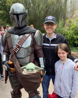 John Cohen Instagram - Awesome day at #Disneyland with Mickey, Mando and Minnie. ✨🏰