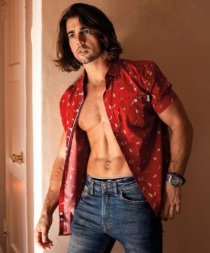John DeLuca Instagram - Me showing up 5 days late to Valentine’s Day to find that all the chocolate has been eaten 🤷🏻‍♂️🥀

📸: @jonathanjdambrosio 
🎬: @mitchellprojects 

💇🏻‍♂️: @josephmhair