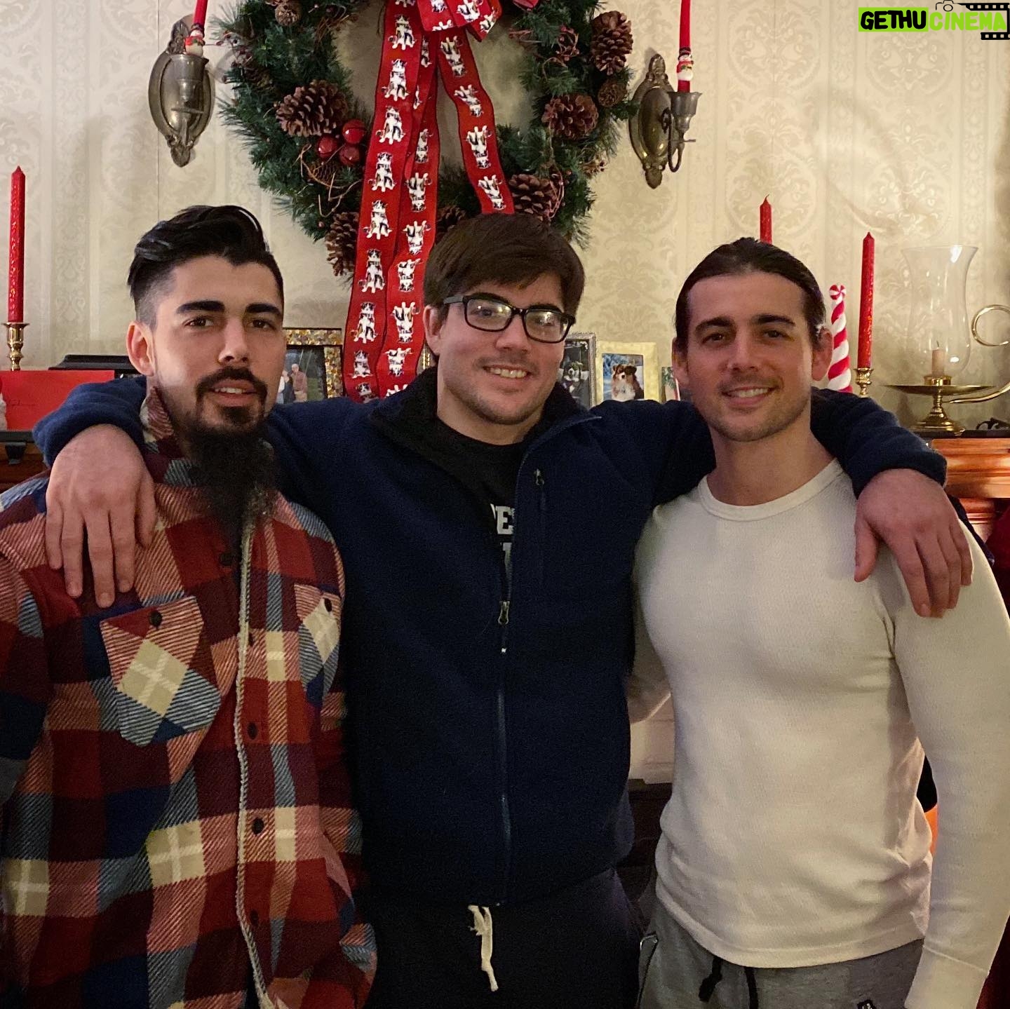 John DeLuca - 10.3K Likes - Being on the east coast with my fam for the holidays is always my favorite part of the year. I eat ungodly amounts of steak/pasta, drink lots wine, cuddle the hell out of the pups, and, of course, spend QT with the fam.
After 3 weeks, I’m finally back in LA feeling recharged and ready for the new year. Hope everyone’s 20’ is off to a great start.