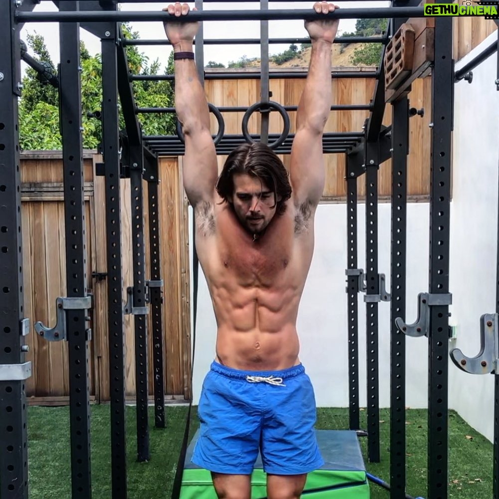John DeLuca - 12.4K Likes - Outside > Inside 🙆🏻♂️🌞