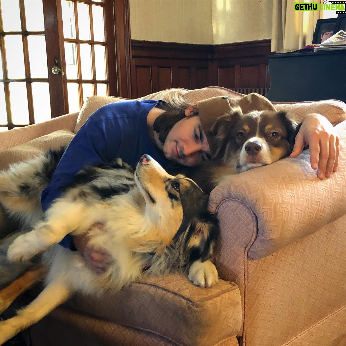 John DeLuca - 10.3K Likes - Being on the east coast with my fam for the holidays is always my favorite part of the year. I eat ungodly amounts of steak/pasta, drink lots wine, cuddle the hell out of the pups, and, of course, spend QT with the fam.
After 3 weeks, I’m finally back in LA feeling recharged and ready for the new year. Hope everyone’s 20’ is off to a great start.