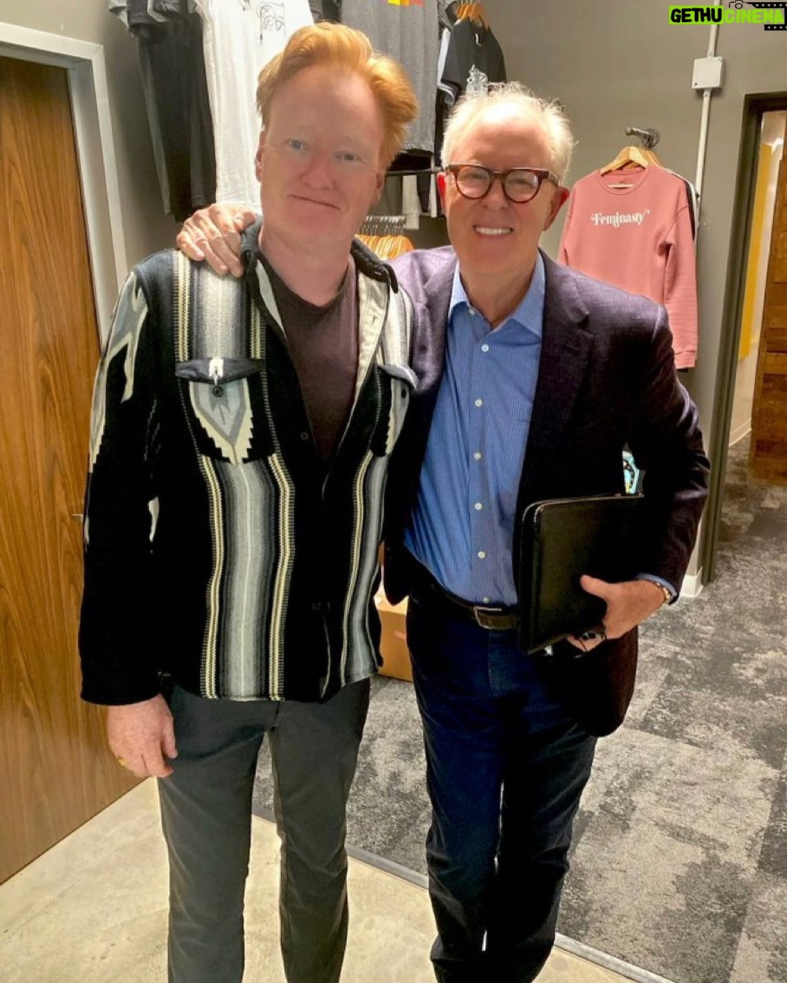 John Lithgow - 4.7K Likes - Had a fantastic conversation with my old friend/new friend about SNL, being tall, and #ConfederacyOfDumptys
Thanks Conan for the treat, listen at http://apple.co/TeamCoco
📸: @teamcoco