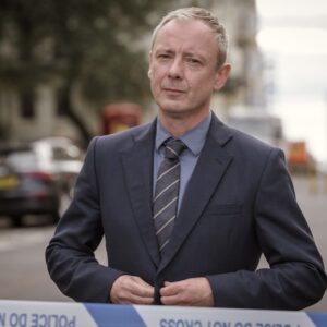 John Simm Instagram - GRACE 
“Dead man’s grip”
Tonight 8pm @itv
@tall_story_pictures @peterjamesuk 
#graceitv #roygrace
📷@sallymais