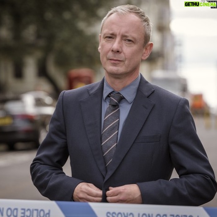 John Simm - 4.5K Likes - GRACE
“Dead man’s grip”
Tonight 8pm @itv
@tall_story_pictures @peterjamesuk
#graceitv #roygrace
📷@sallymais