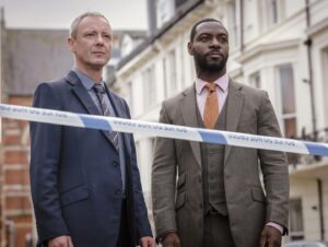 John Simm Instagram - GRACE 3 🚨

@itv @peterjamesuk @tall_story_pictures #graceitv #roygrace

#deadlikeyou
#deadmansgrip
#notdeadyet

📸 @sallymais