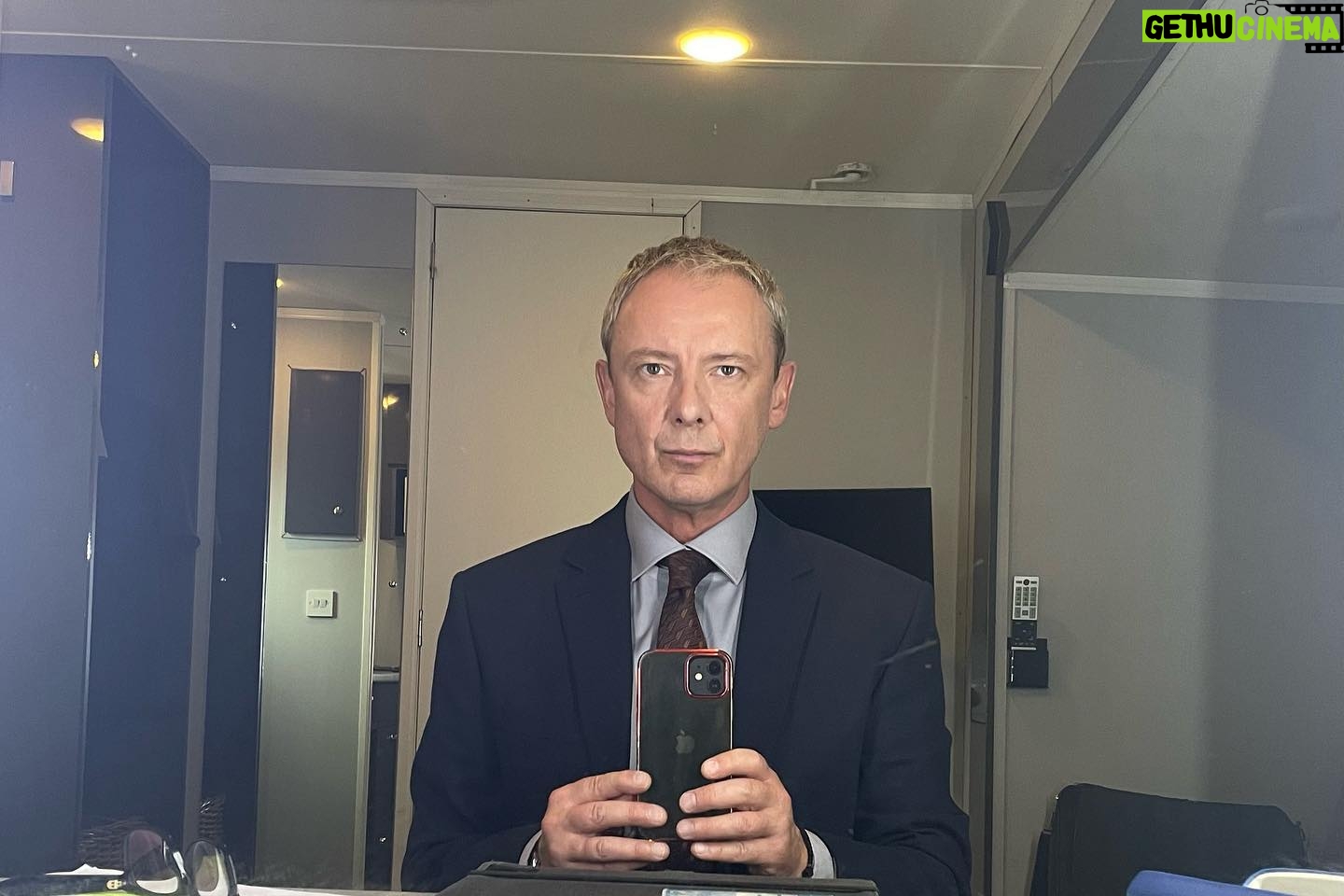 John Simm - 5.1K Likes - GRACE S3 filming is up and running 🎬 🚨 and It’s great to be back! #graceitv #roygrace @itv @tall_story_pictures @peterjamesuk
#deadlikeyou
#deadmansgrip
#notdeadyet