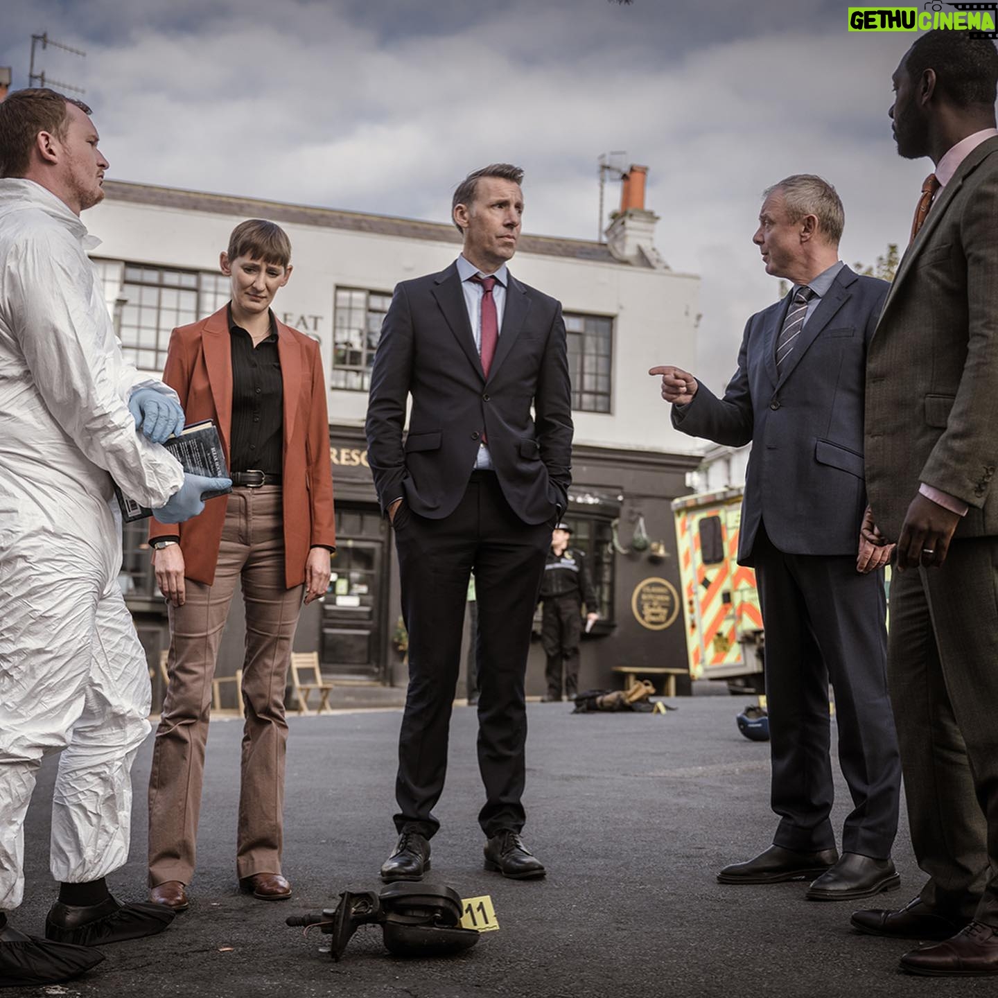 John Simm - 4.5K Likes - GRACE
“Dead man’s grip”
Tonight 8pm @itv
@tall_story_pictures @peterjamesuk
#graceitv #roygrace
📷@sallymais