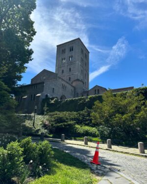 John Wesley Shipp Instagram - Saturday at @thecloisters in Ft Tryon Park 🙏🏼♥️ perfect weather, perfect place to cleanse the noise @jcalvarez127