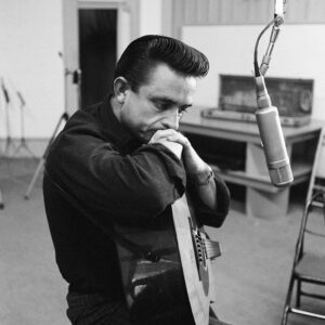 Johnny Cash Instagram - What's your Sunday go-to Cash song? ☀️🎸

📷 Johnny Cash in the recording studio in October 1959