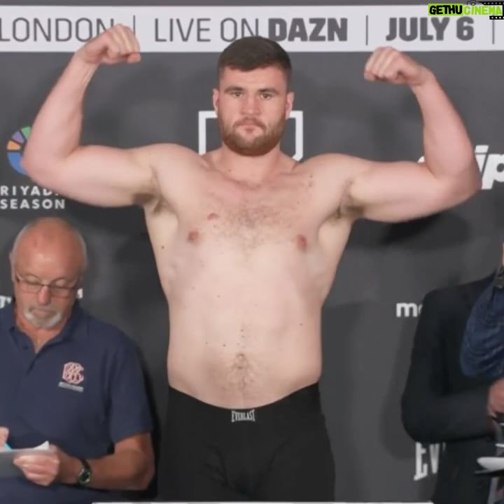 Johnny Fisher - 7.2K Likes - All weighed-in and ready to go 💪
The Romford Bull🐂☠️ The Savage
The final face off 😤
#FisherBabic #Boxing #Bosh
-------------------------------------------------
Follow @matchroomboxing for exclusive content 👊
-------------------------------------------------