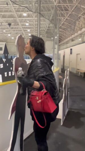 Johnny Weir Instagram - 14.6.2023 Ran into some old friends today…⛸️ @yurionice_pr 
🎥 Brenda @slambiel 
#yurionice #yoi #figureskating #kiss