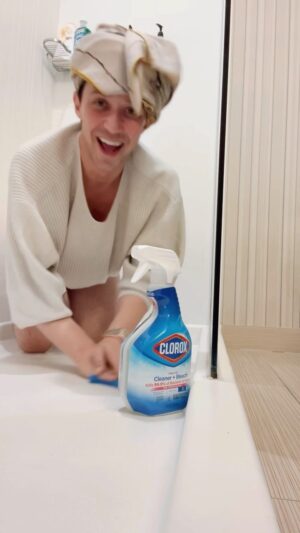 Johnny Weir Instagram - 20.10.2022 So there I was, deciding what to say if someone asks “what are you doing tonight?”, minding my own business…
#recenthistoricalfootage #bruh #cleaning #notanad
