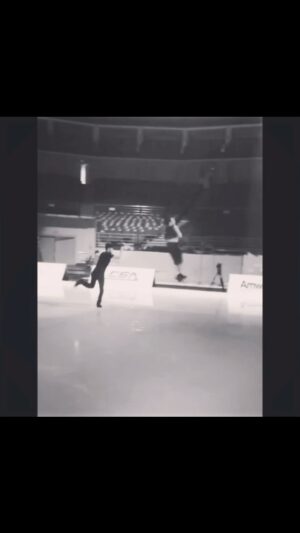 Johnny Weir Instagram - 12.April.2024 Throw Triple Axel x. Me & Zhang Hao 🤍

#china #figureskating #tripleaxel #flashbackfriday #pair
