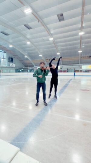 Johnny Weir Instagram - 🥹🤍 I’m not not crying…
@rybakofficial 
#clairdelune #figureskating #eurovision #improv