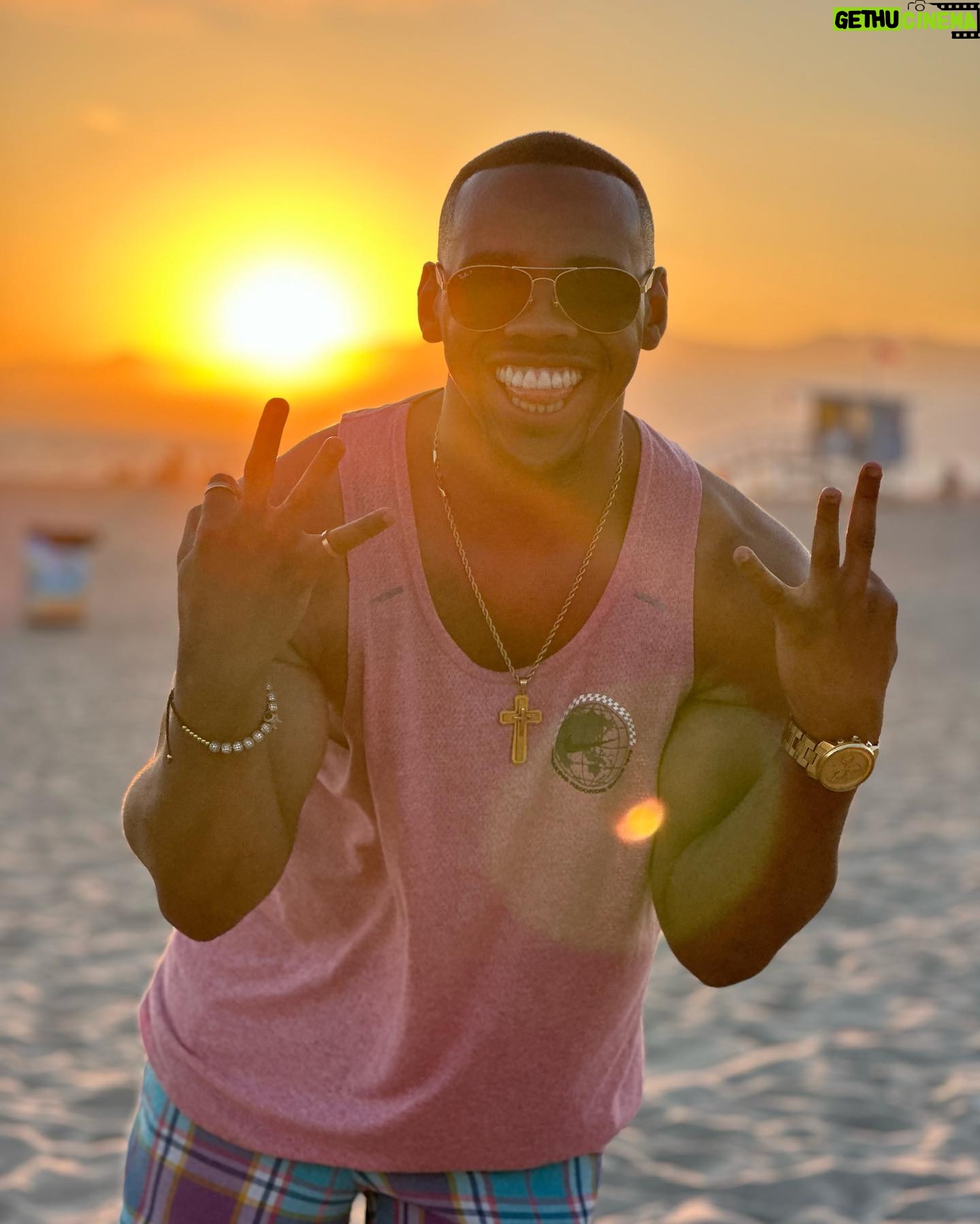 Joivan Wade - 2.3K Likes - I can do anything I put my mind to & so can you!
Text someone close to you & remind them. We all need reminding.
Love you all! ❤️❤️❤️
📸: @juliankostov