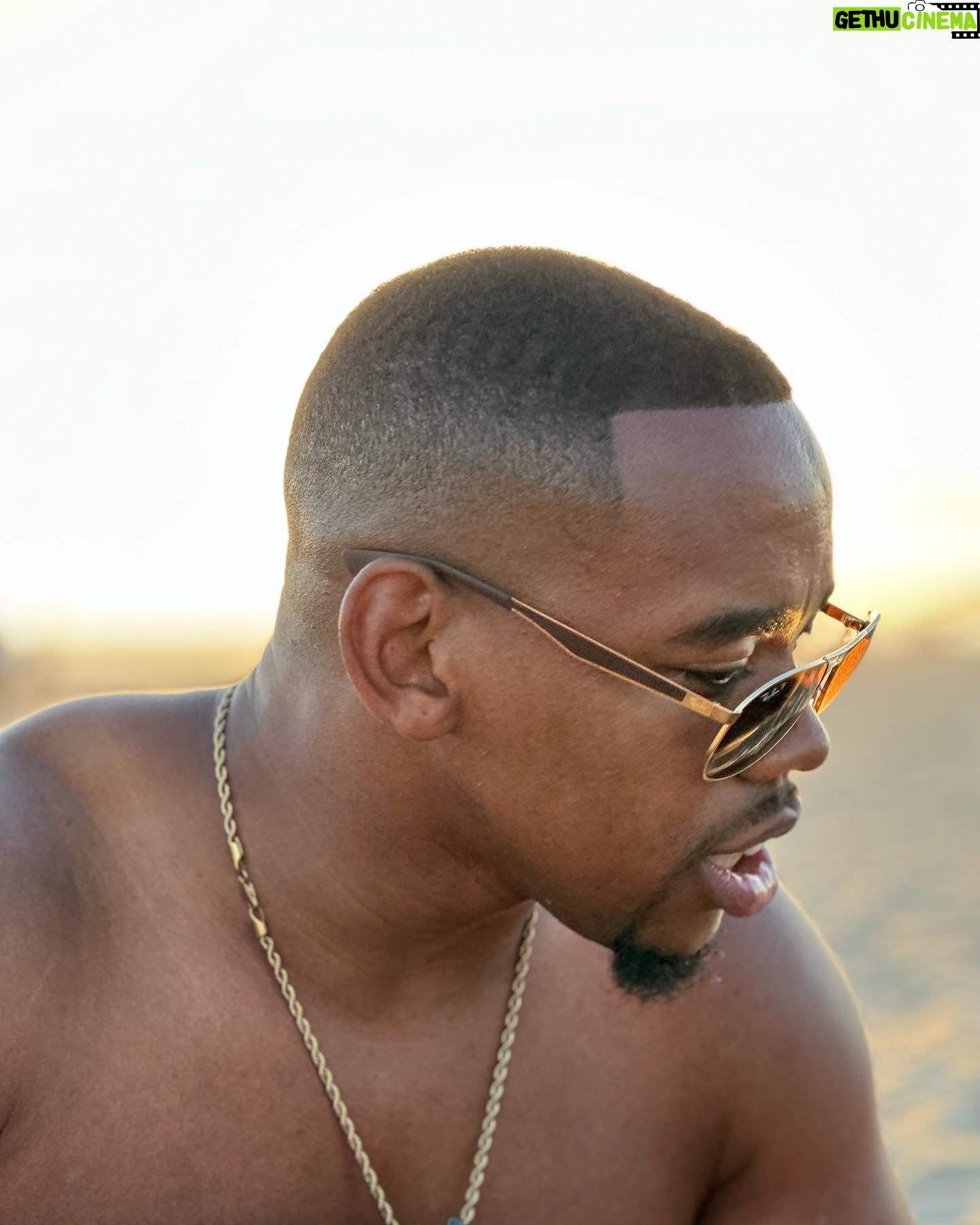 Joivan Wade - 1.8K Likes - Made the most outta the cards I’ve been dealt. 30 Years later & I’m still in the game. Happy Birthday to me 🎈
LA See you shortly. Turn up. 🌴