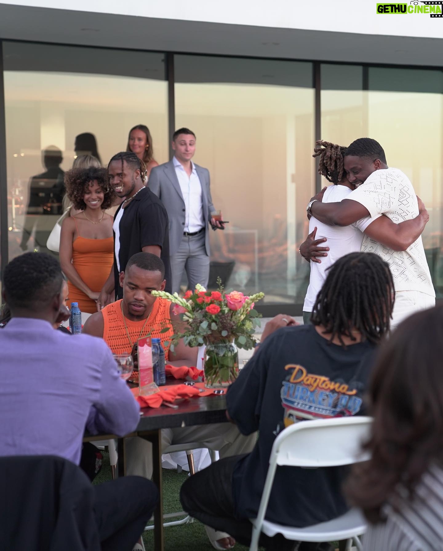 Joivan Wade - 2.6K Likes - We were at it again last night growing the @plus1network with some amazing humans. My co-founder @lucylorna_x along with Chef Jared preparing a beautiful meal for our guests accompanied by our @plus1network game to get the dinner party going.
An amazing evening. Thank you to all who attended and WELCOME! to the Plus One Network. We look forward to the next event!
👨🍳 @uponeonu
📸 @khulula_timi
Follow @plus1network for more updates on our next event & how you can get involved. #TheMissingPieceToYourPurpose
#PlusOneNetwork
