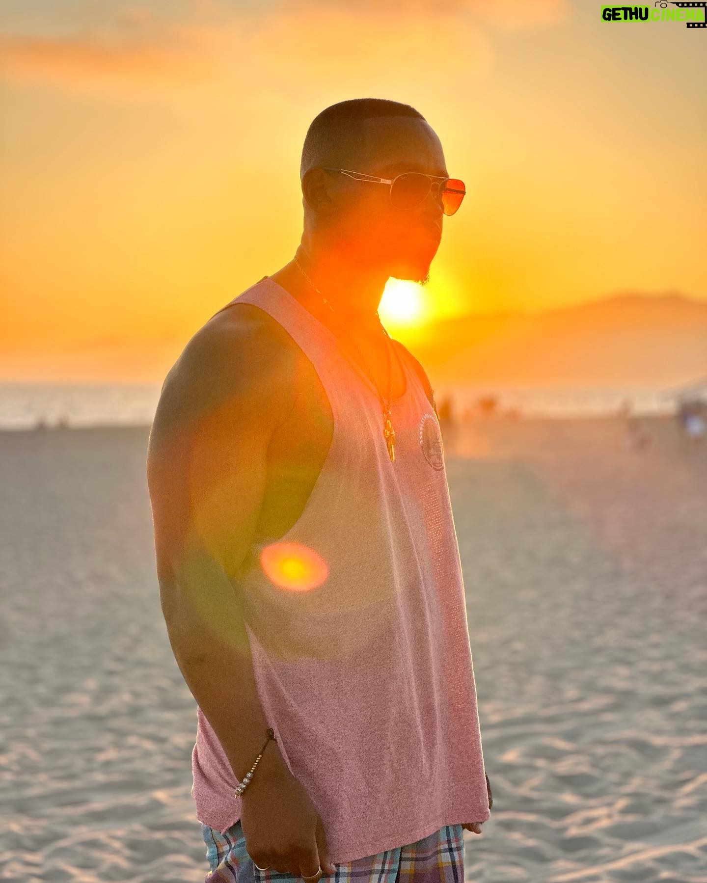 Joivan Wade - 2.3K Likes - I can do anything I put my mind to & so can you!
Text someone close to you & remind them. We all need reminding.
Love you all! ❤️❤️❤️
📸: @juliankostov