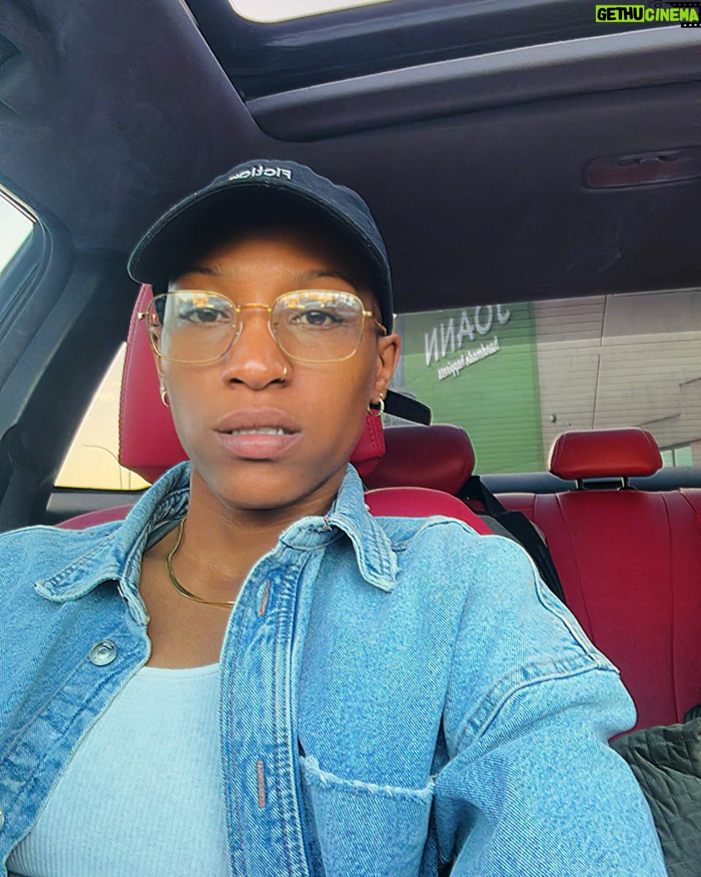 Jojo T. Gibbs - 3 Likes - We love a car seat selfieā¦Car Chroniclesā¦been thinking about bringing that backā¦I miss talking to yall š©ā¦sometimes lol