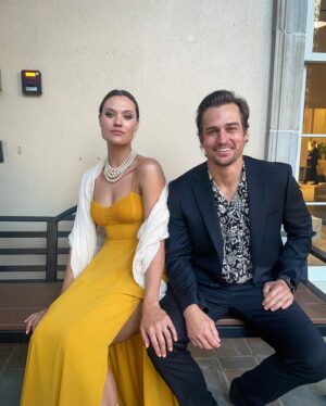 Jon Ecker Instagram - Shake the dirt off.
Swipe for focus.
