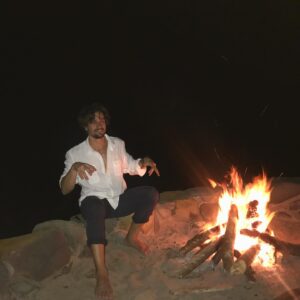 Jon Ecker Instagram - Often second fiddle to the more popular air guitar, the air piano is very underrated.