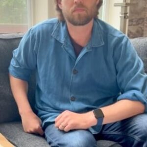 Jon Heder Instagram - Charming, Michael….charming. 
Buy your own now. https://a.co/d/46kLKHC
#thetalentedfarter @themichaelrosenbaum 
#iwasforcedintothisfriendship