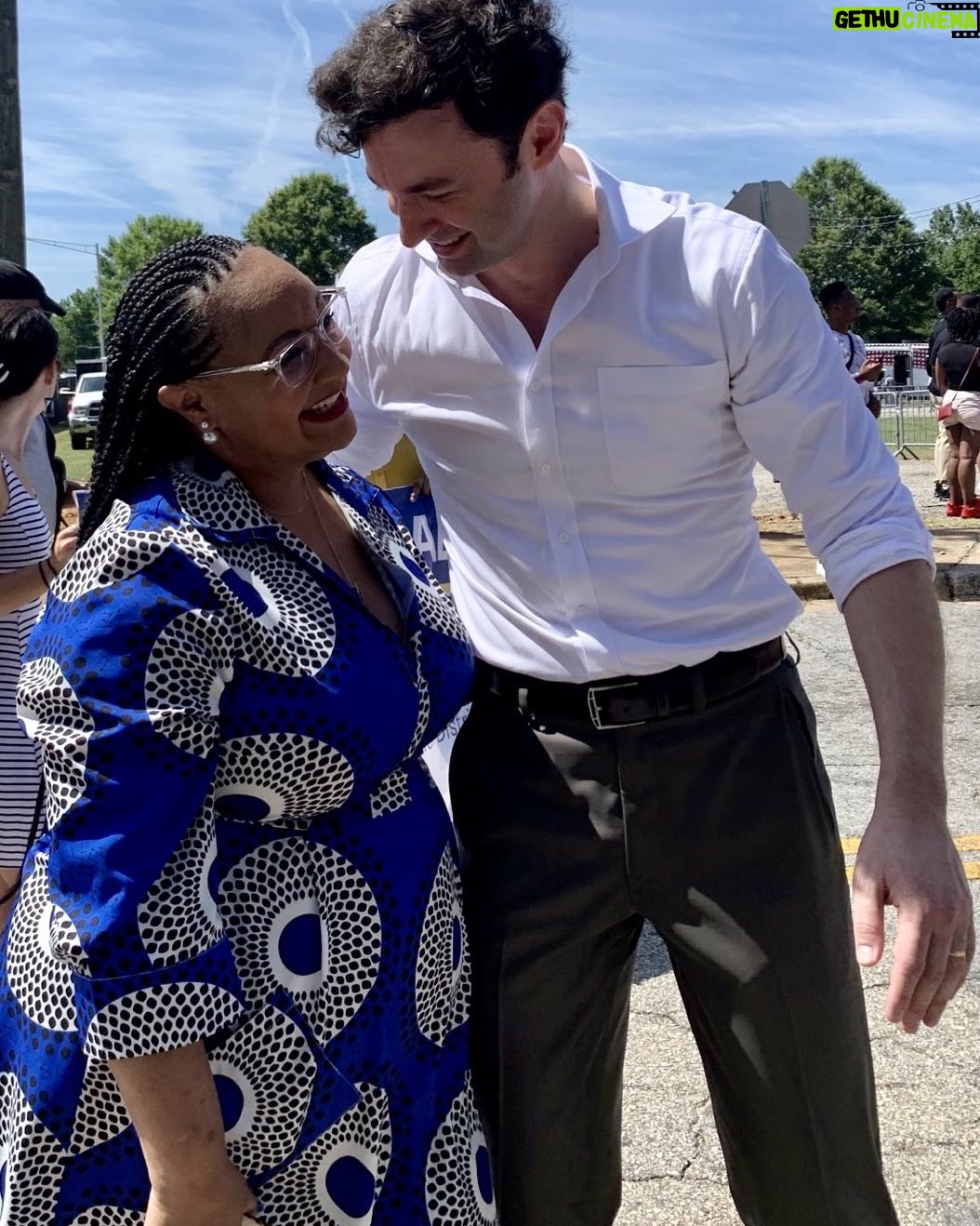 Jon Ossoff - 13.6K Likes - This AM at the East Point #Juneteenth celebration.
Always love to see my Congresswoman and friend @nikemawilliams