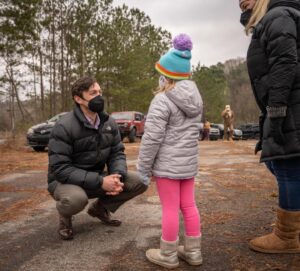 Jon Ossoff Instagram - Meeting families during community service on King Day.