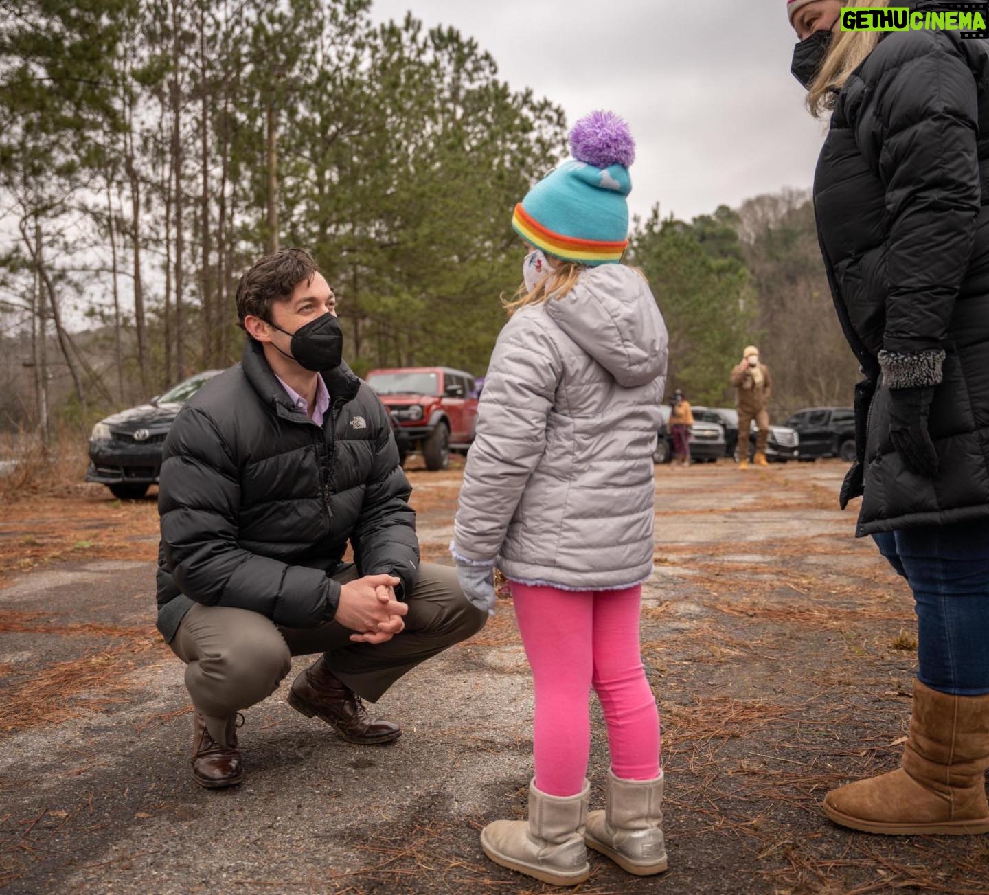 Jon Ossoff - 16.1K Likes - Meeting families during community service on King Day.