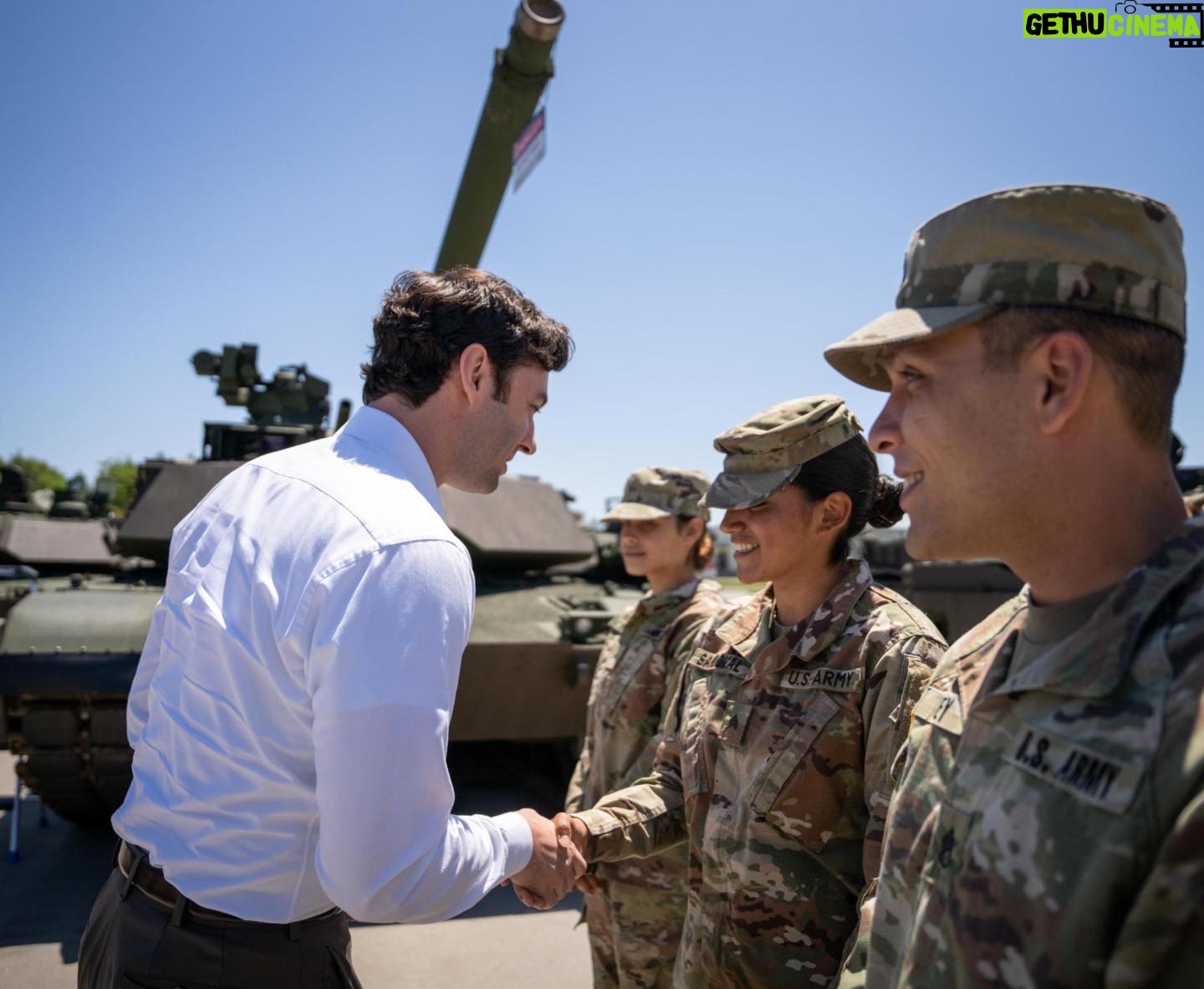 Jon Ossoff - 6.6K Likes - An honor to spend Tuesday with the men and women of the 3rd Infantry Division, the Rock of the Marne, based at Georgia’s Ft. Stewart.
📸 by @_danielschwartz