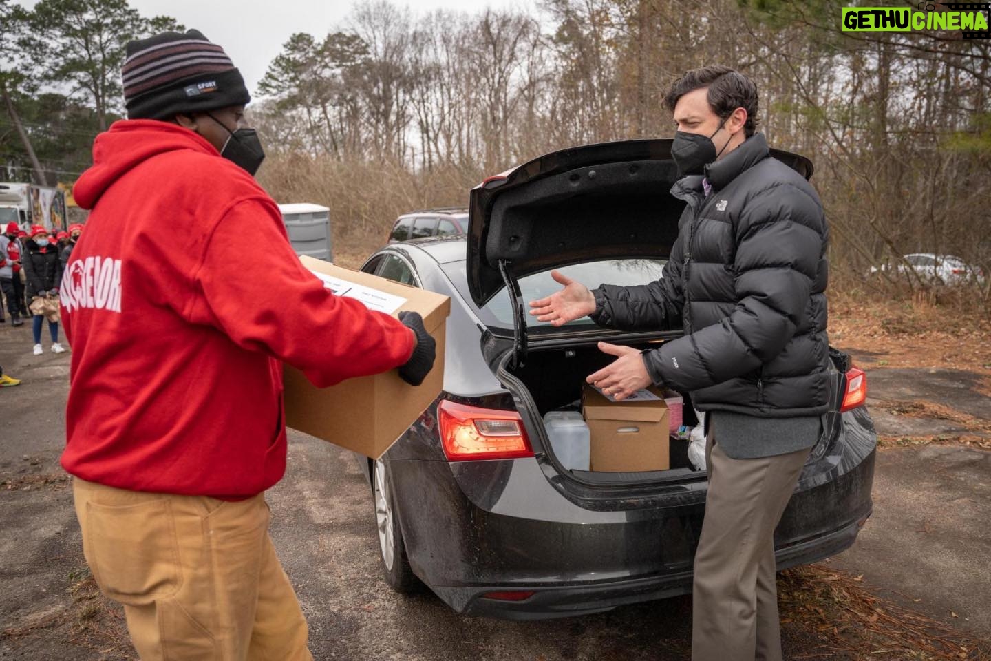 Jon Ossoff - 8.4K Likes - Thanks to all who gave back to the community on MLK Day with Hosea Helps, distributing donated food to Georgia families who need a hand. 🙏