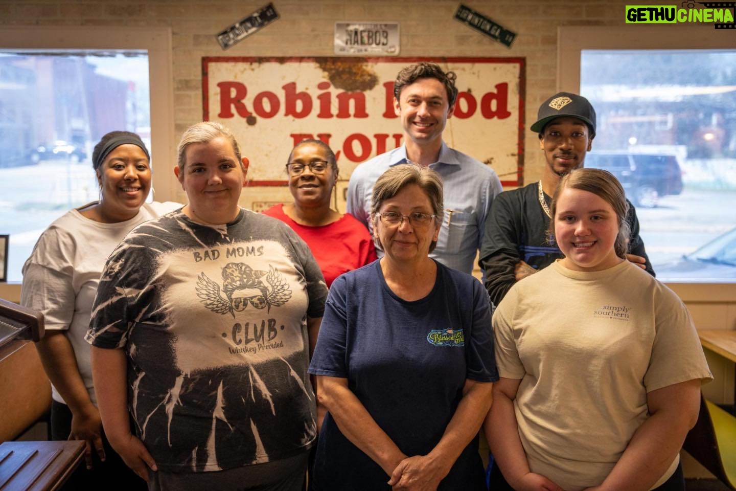 Jon Ossoff - 5.8K Likes - Maebob’s Diner has been serving family-oriented Southern cooking in the heart of Irwinton, Ga. since 1976.
Stopped in for lunch today after announcing we’d secured the funds for Wilkinson Co. to start building its first-ever sewer system. Thanks for feeding me and the team!
📸 by @_danielschwartz